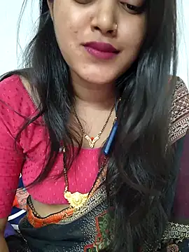 Snapshot of BEAUTY_QUE chatting on 10.30.25 BEAUTY QUE online show from 10.30.25