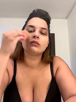 Kelly Bliss online show from 09.21.25
