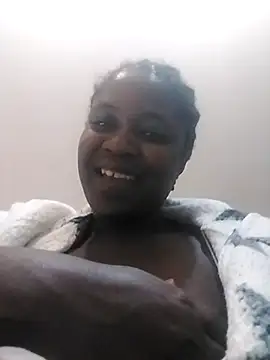 Snapshot of CandyMayaxx2 chatting on 11.17.25 CandyMayaxx2 online show from 11.17.25