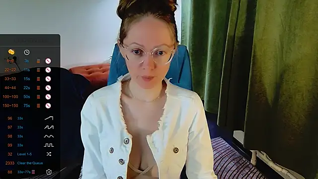 Snapshot of _Goldilocks_ chatting on 09.15.25 Goldilocks online show from 09.15.25