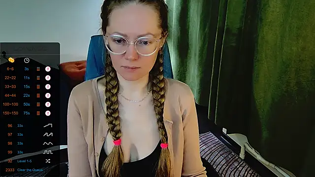 Snapshot of _Goldilocks_ chatting on 09.19.25 Goldilocks online show from 09.19.25