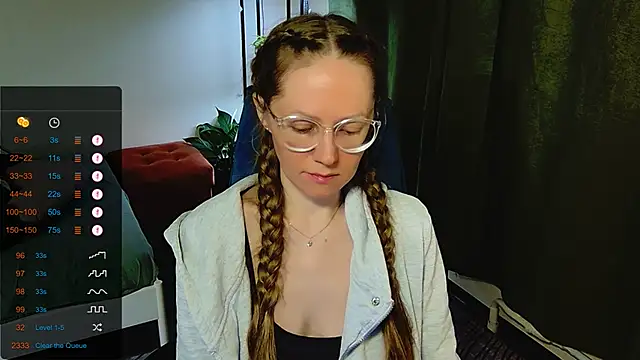 Snapshot of _Goldilocks_ chatting on 09.24.25 Goldilocks online show from 09.24.25