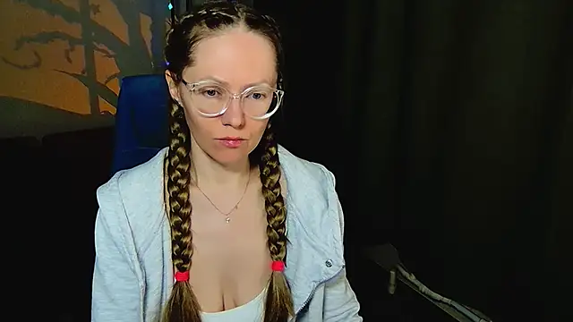 Snapshot of _Goldilocks_ chatting on 09.29.25 Goldilocks online show from 09.29.25