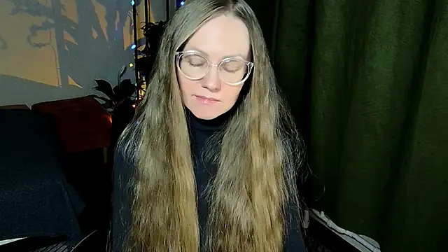 Snapshot of _Goldilocks_ chatting on 10.01.25 Goldilocks online show from 10.01.25