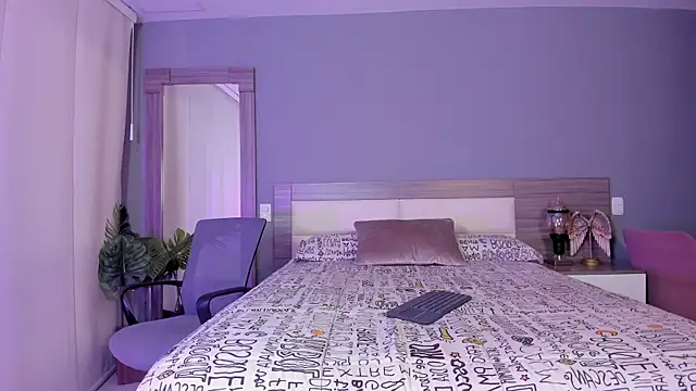 Alaiaguerra online show from 10.23.25