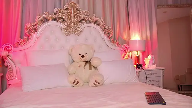 MeganStrain online show from 01.09.26