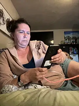 Snapshot of petalsexy chatting on 10.13.25 petalsexy online show from 10.13.25