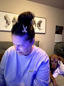 Snapshot of petalsexy chatting on 10.29.25 petalsexy online show from 10.29.25