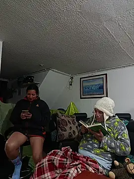 Snapshot of PAULA20- chatting on 10.22.25 PAULA20- online show from 10.22.25