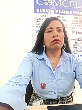 Snapshot of PAULA20- chatting on 11.12.25 PAULA20- online show from 11.12.25