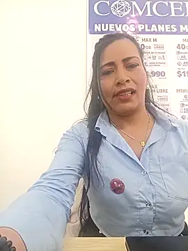 Snapshot of PAULA20- chatting on 11.13.25 PAULA20- online show from 11.13.25