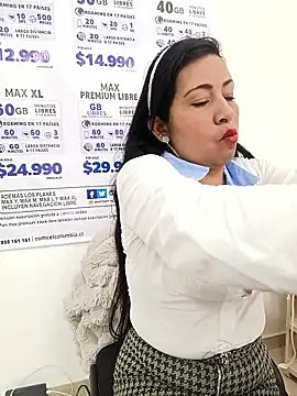 Snapshot of PAULA20- chatting on 01.13.26 PAULA20- online show from 01.13.26