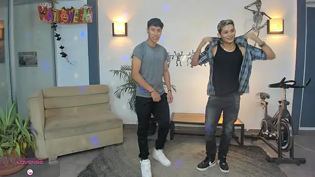 Bisexlifehot   online show from 10.21.25