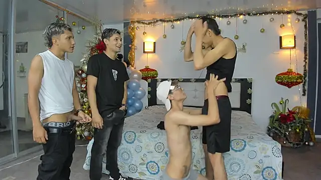 Bisexlifehot   online show from 12.15.25