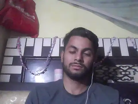 ursdreamperson online show from 11.08.25