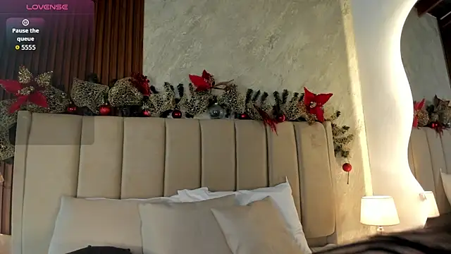  Cris Spicy  online show from 12.14.25