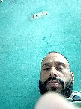 Snapshot of amitkumarkangra chatting on 10.08.25 amitkumarkangra online show from 10.08.25