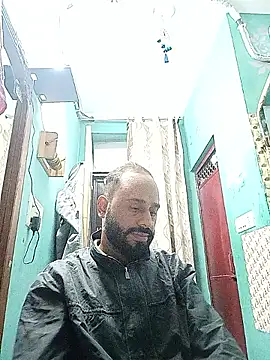 Snapshot of amitkumarkangra chatting on 10.17.25 amitkumarkangra online show from 10.17.25