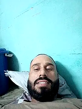 Snapshot of amitkumarkangra chatting on 10.24.25 amitkumarkangra online show from 10.24.25