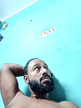 Snapshot of amitkumarkangra chatting on 11.05.25 amitkumarkangra online show from 11.05.25