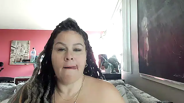 Snapshot of number1slut chatting on 05.06.26 number1slut online show from 05.06.26