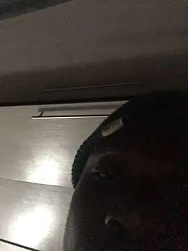 Snapshot of cuminsidebby chatting on 10.31.25 cuminsidebby online show from 10.31.25