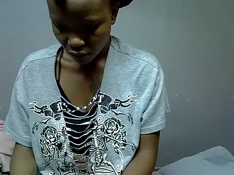 Snapshot of Sweetlanah chatting on 11.02.25 Sweetlanah online show from 11.02.25