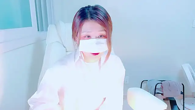 Snapshot of hyeony_s96 chatting on 10.18.25 hyeony s96 online show from 10.18.25