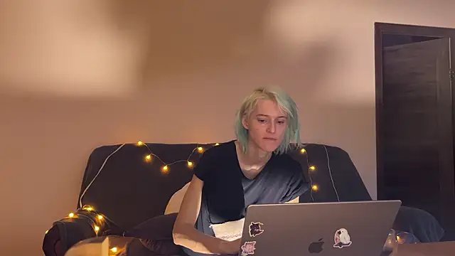 Lea Elfie online show from 03.24.26