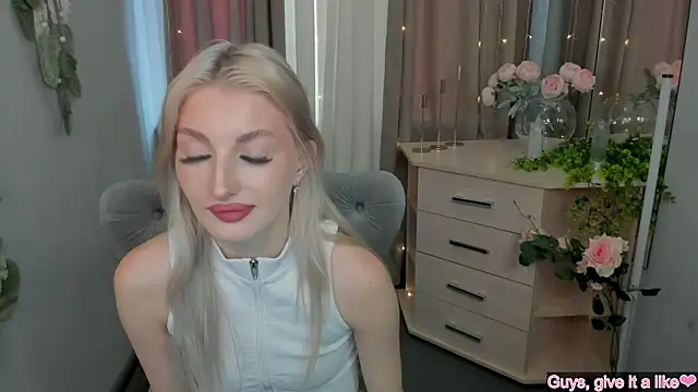 Sarrah blush online show from 09.18.25
