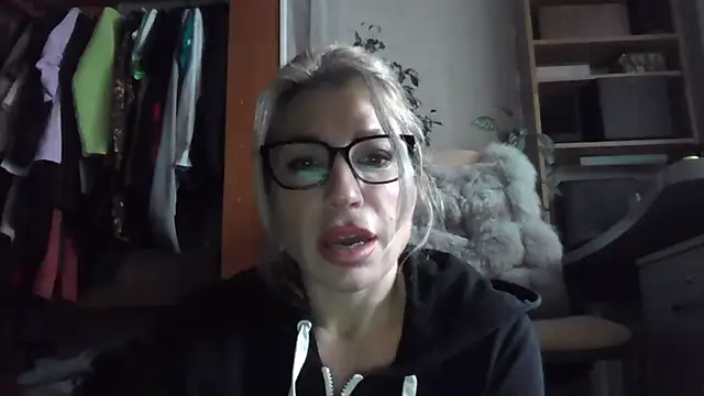 fox red lady7 online show from 11.17.25