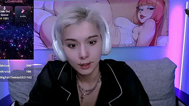 Snapshot of SophieAsh chatting on 11.08.25 SophieAsh online show from 11.08.25