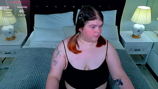 Snapshot of Mia_Ray chatting on 10.01.25 Mia Ray online show from 10.01.25