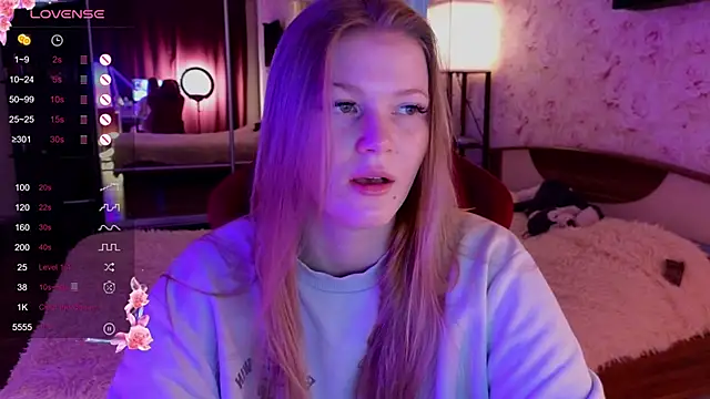 Snapshot of Jenny_Skinner20 chatting on 10.17.25 Jenny Skinner20 online show from 10.17.25