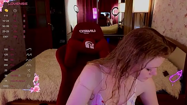 Snapshot of Jenny_Skinner20 chatting on 10.21.25 Jenny Skinner20 online show from 10.21.25