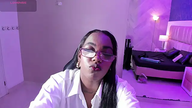 ReinaMiah online show from 11.09.25