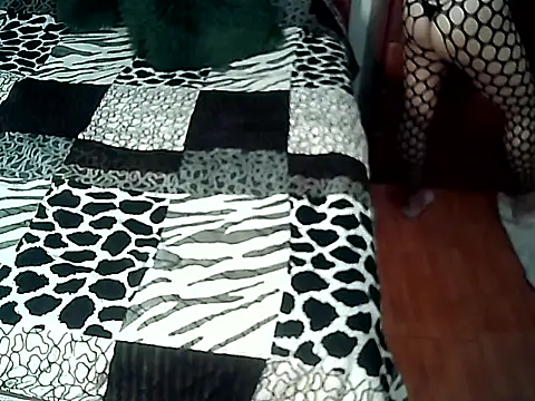 FallsForHerSmile online show from 09.11.25