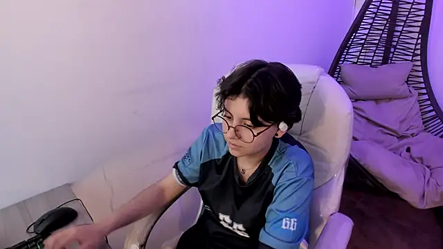 Snapshot of Nathaly_ds chatting on 10.16.25 Nathaly ds online show from 10.16.25