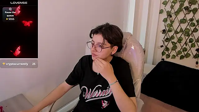 Snapshot of Nathaly_ds chatting on 10.23.25 Nathaly ds online show from 10.23.25