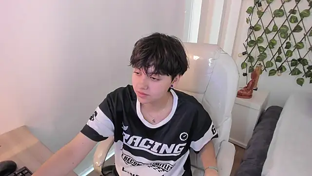 Snapshot of Nathaly_ds chatting on 11.26.25 Nathaly ds online show from 11.26.25