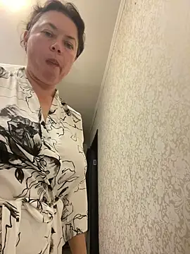 Kiravix online show from 10.05.25