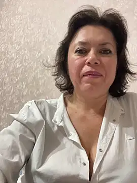 Kiravix online show from 12.05.25