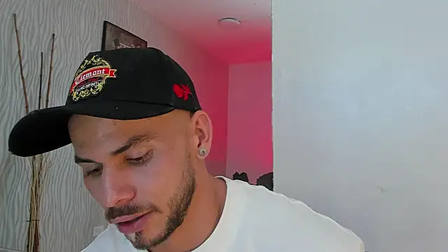 Snapshot of dylan_jacobx chatting on 06.27.26 dylan jacobx online show from 06.27.26