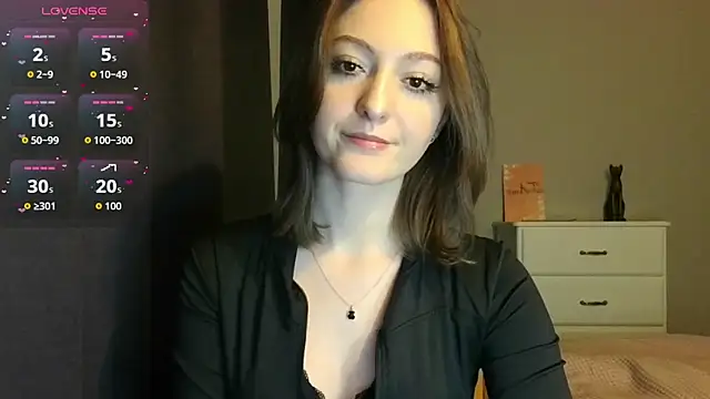 white liillyy online show from 03.11.26