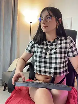 Snapshot of Mia_HarperX_ chatting on 10.17.25 Mia HarperX online show from 10.17.25