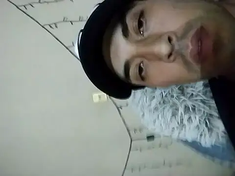 Snapshot of Gato33311 chatting on 04.01.26 Gato33311 online show from 04.01.26