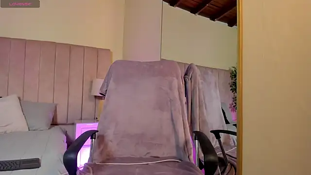 Mia mtnz02 online show from 09.11.25