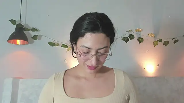 victoria flores1 online show from 11.30.25