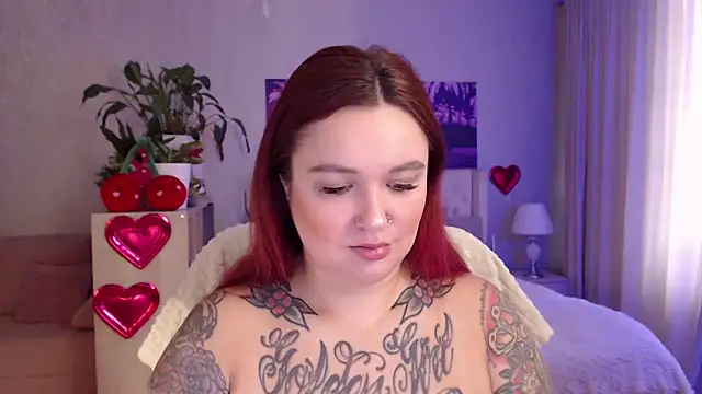 Snapshot of goddes_goldie chatting on 02.14.25 goddes goldie online show from 02.14.25