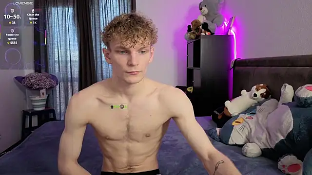 Snapshot of adam_chris chatting on 10.20.25 adam chris online show from 10.20.25